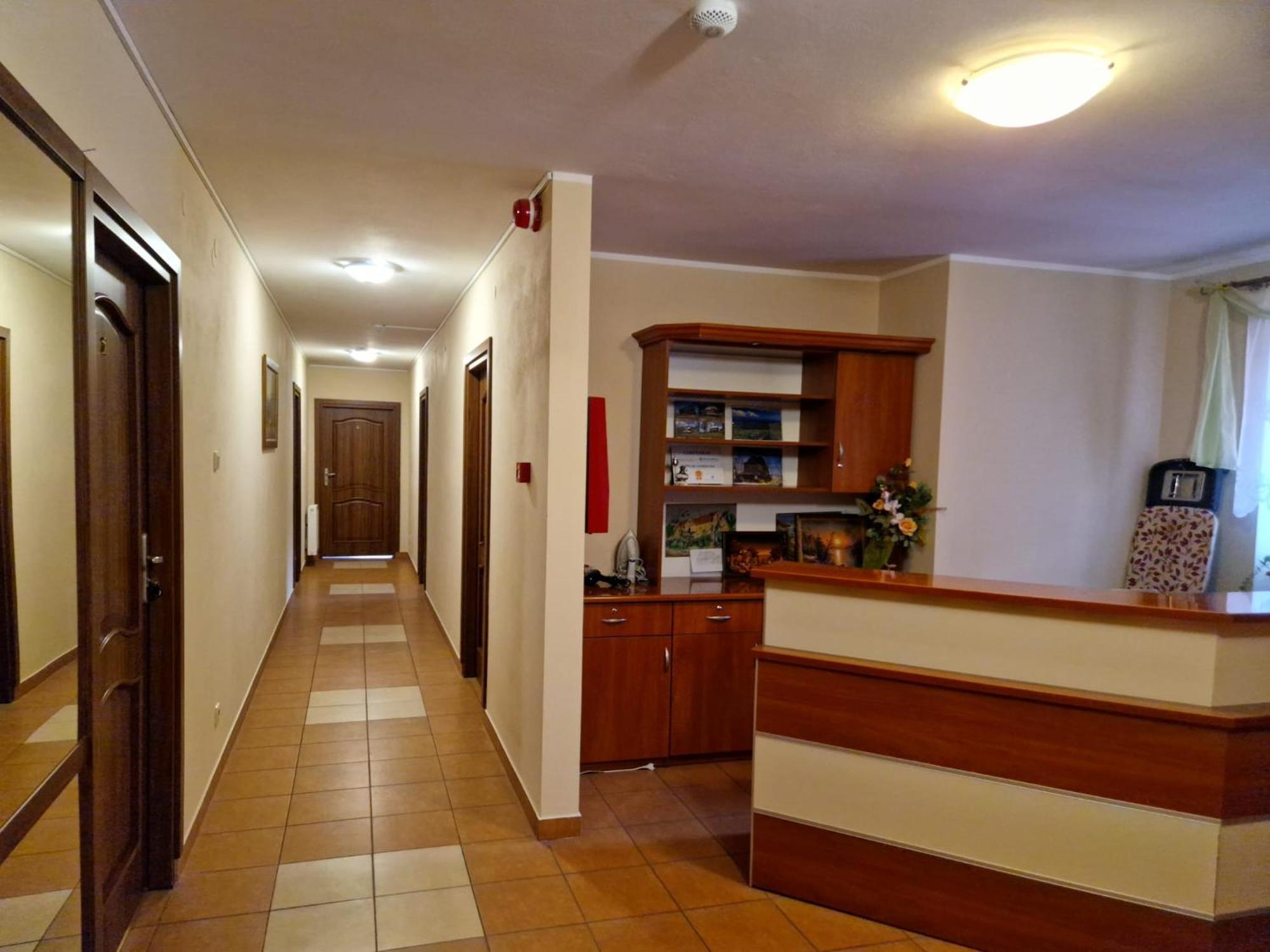 Hotel Gosciniec Ustrzycki Ustrzyki Dolne Exterior foto
